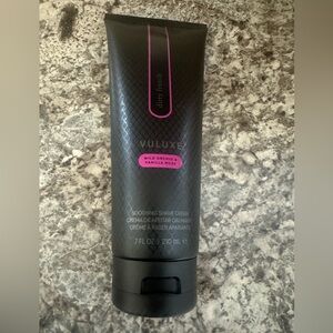 Pure Romance VULUVEX Soothing Shave Cream - Black with Pink Accents